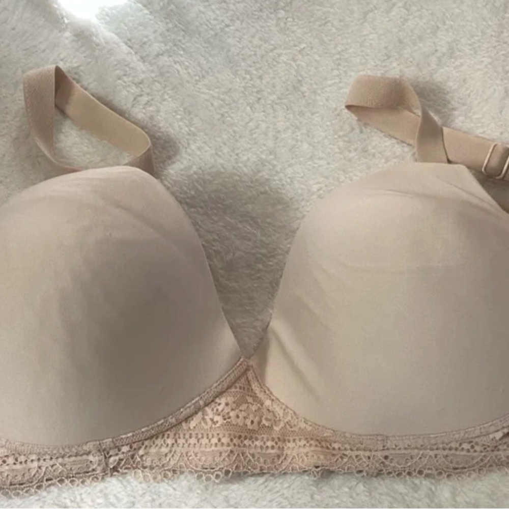 Warner's Soft Beige Lace Bra